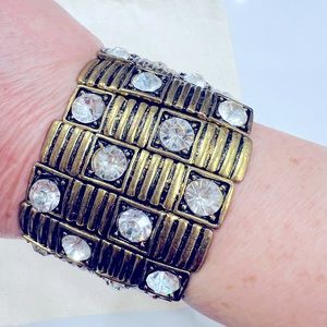 NORDSTROM WOMENS STATEMENT FASHION BRACELET WITH STONES RUSTED GOLD COLOR
